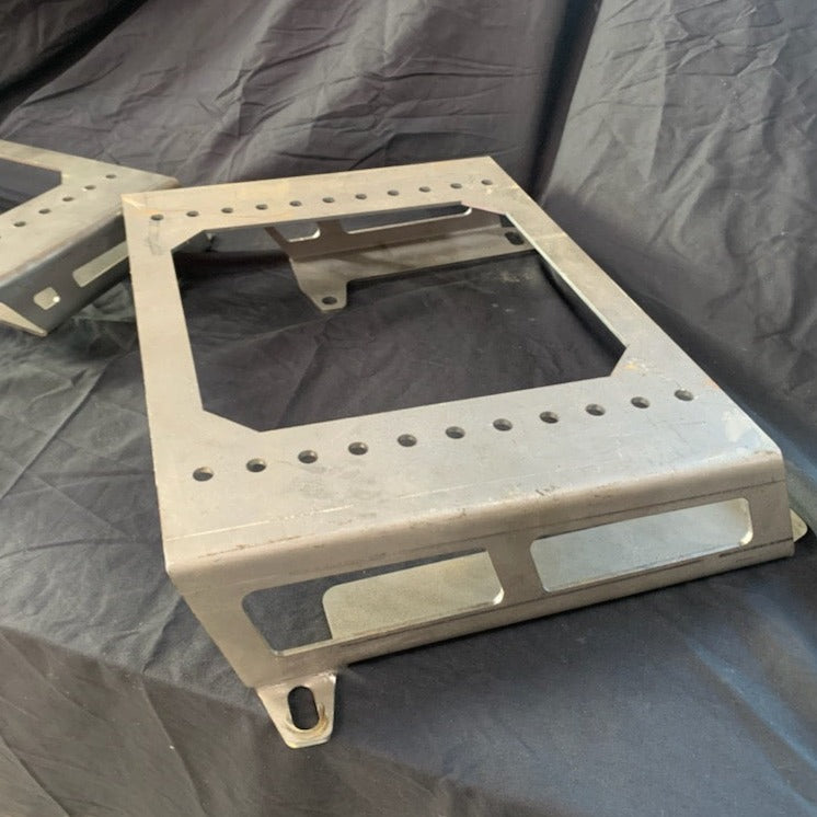 82-04 S10 Seat  Bracket